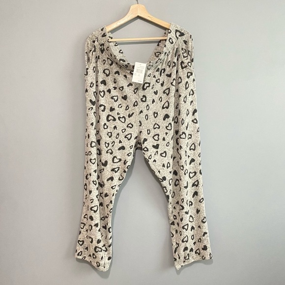 NEW BOBEAU Plus Size Brushed Lounge Slim Fitting Joggers In Leopard Print 3X - Picture 4 of 7